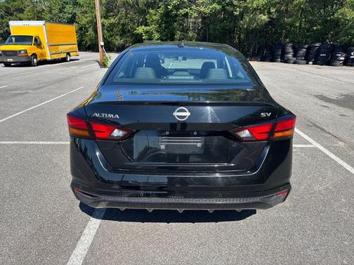 Black 2024 Nissan Altima 2.5 SV