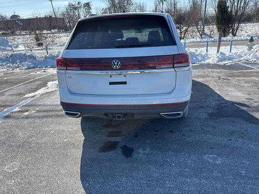 2024 Volkswagen Atlas 2.0T SE w/Technology