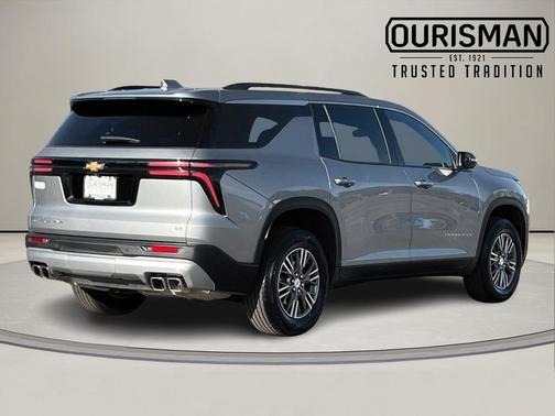 2024 Chevrolet Traverse LT