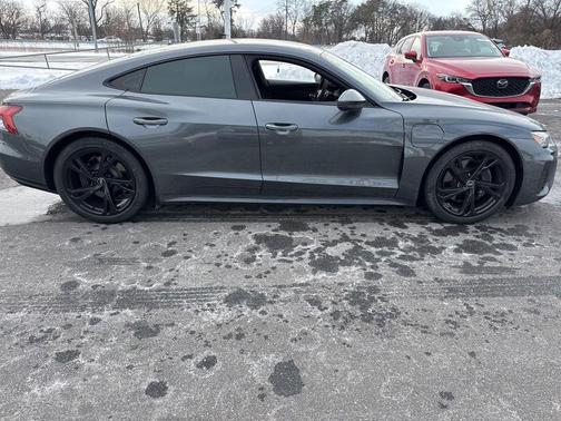 2022 Audi e-tron GT Prestige