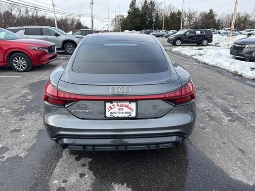 2022 Audi e-tron GT Prestige