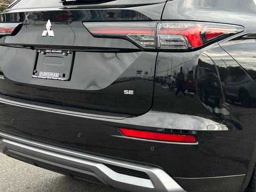 Black Diamond 2026 Mitsubishi Outlander SE