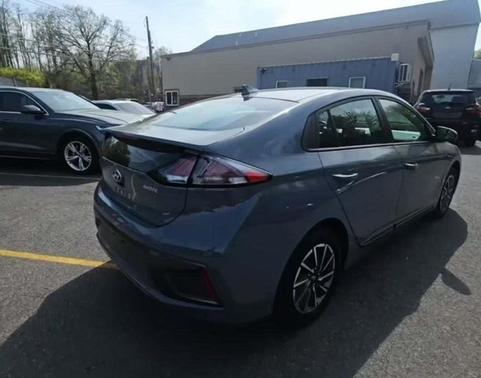 2021 Hyundai IONIQ EV SE