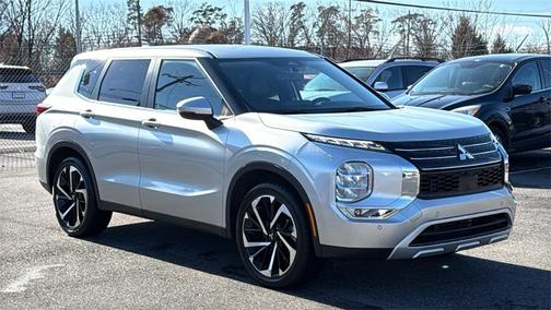 2024 Mitsubishi Outlander SE