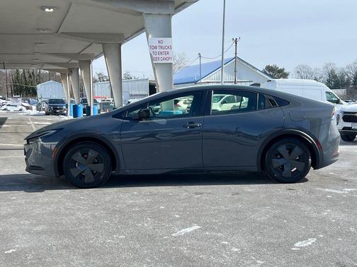 2024 Toyota Prius LE