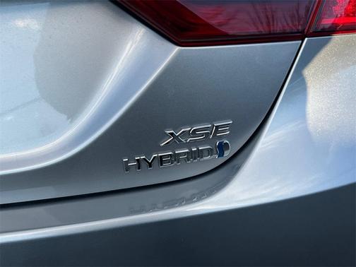 2021 Toyota Camry Hybrid XSE
