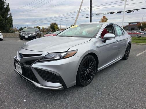 2021 Toyota Camry Hybrid XSE