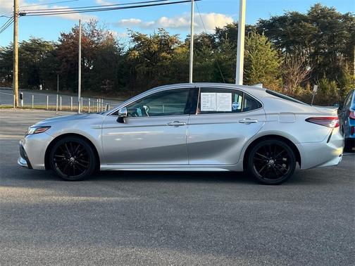 2021 Toyota Camry Hybrid XSE