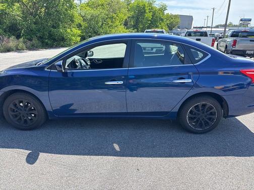 Deep Blue Pearl 2019 Nissan Sentra SV