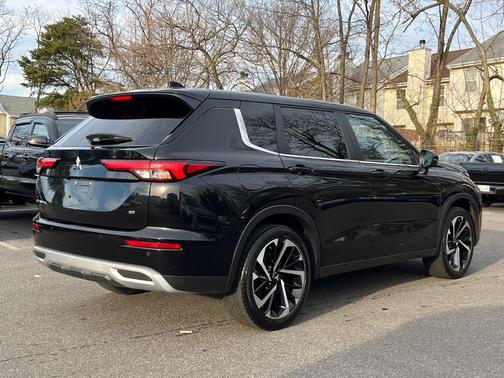 2024 Mitsubishi Outlander SE