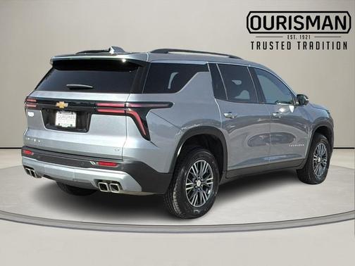 2024 Chevrolet Traverse LT