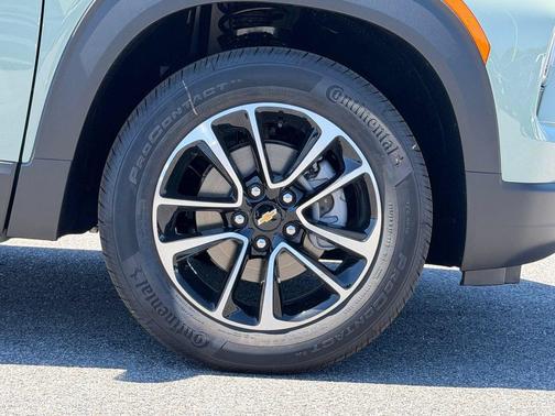 Green 2026 Chevrolet Trailblazer LT