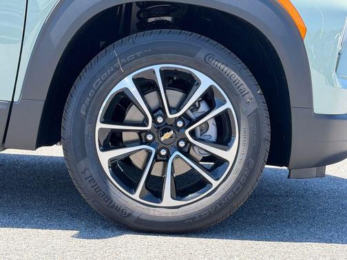 Green 2026 Chevrolet Trailblazer LT