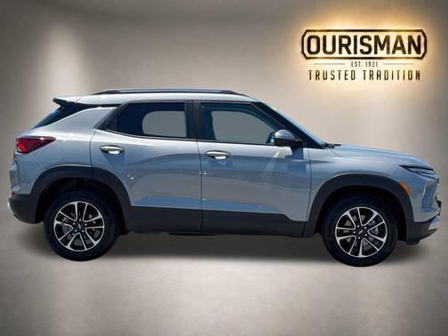 Sterling Gray Metallic 2026 Chevrolet Trailblazer LT