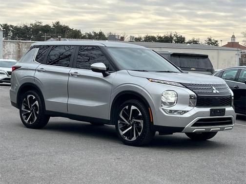 2022 Mitsubishi Outlander SE