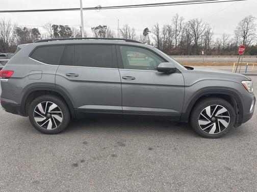 2024 Volkswagen Atlas 2.0T SE