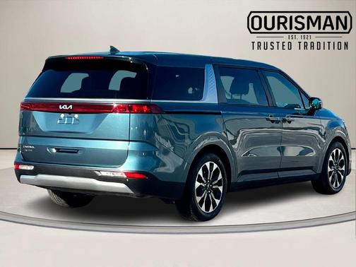 2024 Kia Carnival EX