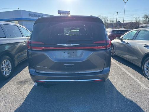 2022 Chrysler Pacifica Touring-L