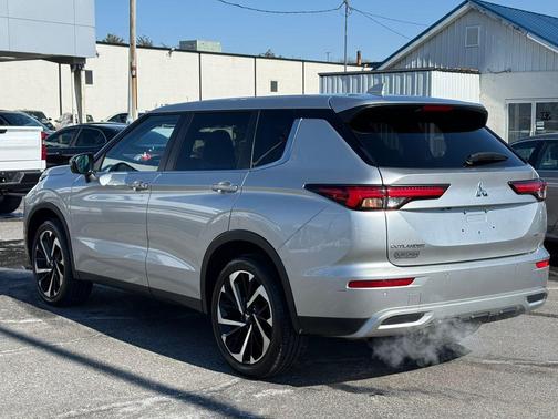 2024 Mitsubishi Outlander SE Black Edition