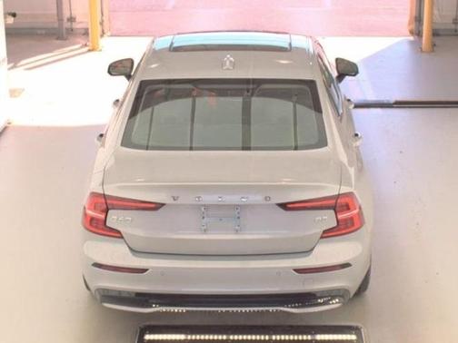 2024 Volvo S60 B5 Core Dark Theme