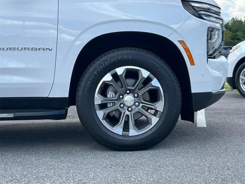 2025 Chevrolet Suburban LS