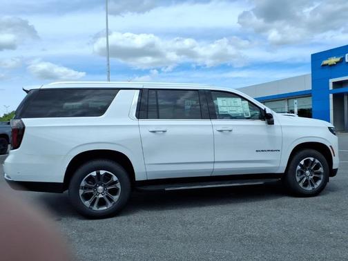 2025 Chevrolet Suburban LS