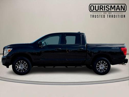 Super Black 2023 Nissan Titan SV