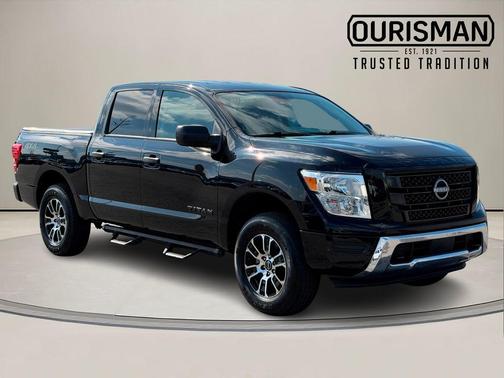 Super Black 2023 Nissan Titan SV