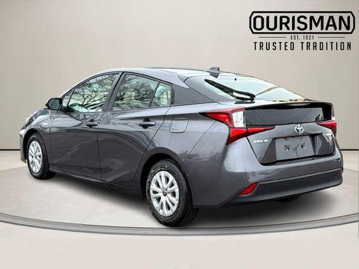 2022 Toyota Prius LE