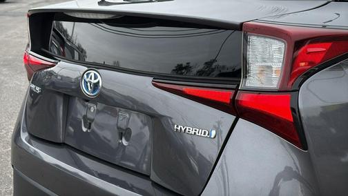 2022 Toyota Prius LE