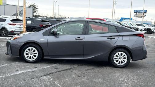 2022 Toyota Prius LE