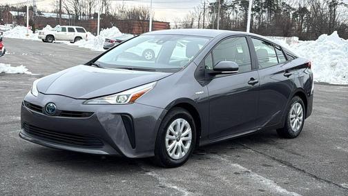 2022 Toyota Prius LE