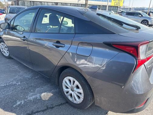 2022 Toyota Prius LE