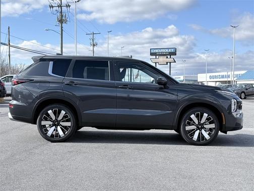 2025 Mitsubishi Outlander SE