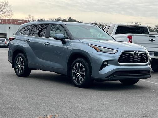 2024 Toyota Highlander XLE