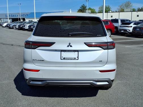 2025 Mitsubishi Outlander SE