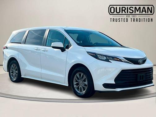 2024 Toyota Sienna LE