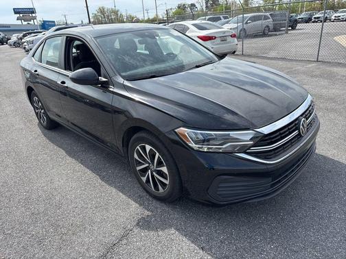 Deep Black Pearl Effect 2024 Volkswagen Jetta 1.5T S