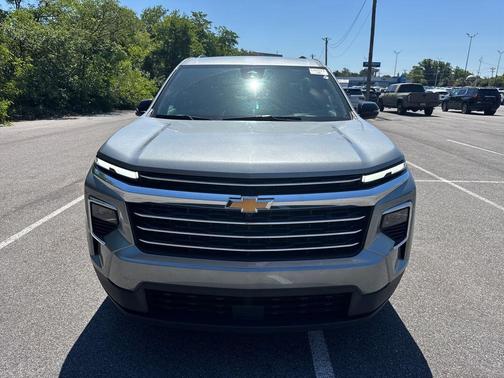 Sterling Gray Metallic 2024 Chevrolet Traverse LT