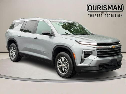 Sterling Gray Metallic 2024 Chevrolet Traverse LT