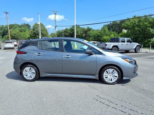 2023 Nissan Leaf S