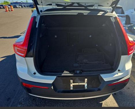 2020 Volvo XC40 T5 Momentum