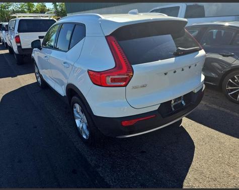 2020 Volvo XC40 T5 Momentum