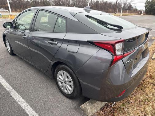 2022 Toyota Prius LE