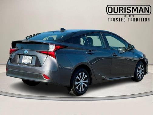 2022 Toyota Prius LE