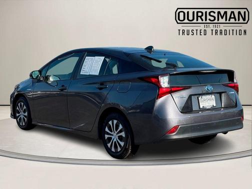 2022 Toyota Prius LE