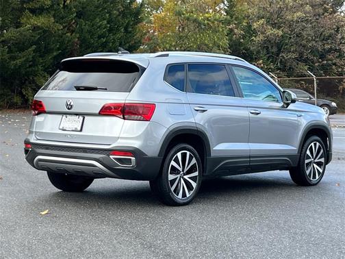 2024 Volkswagen Taos 1.5T SE