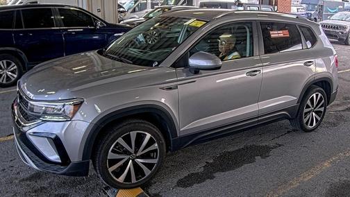 2024 Volkswagen Taos 1.5T SE