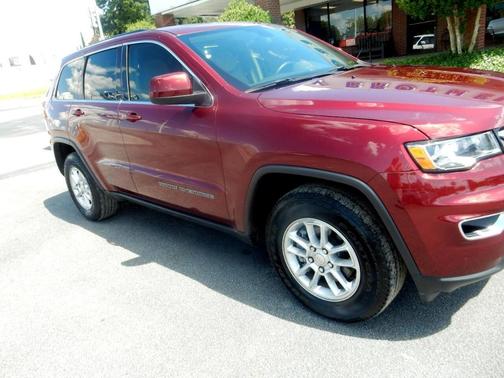 Photo 2 of 35 of 2019 Jeep Grand Cherokee Altitude