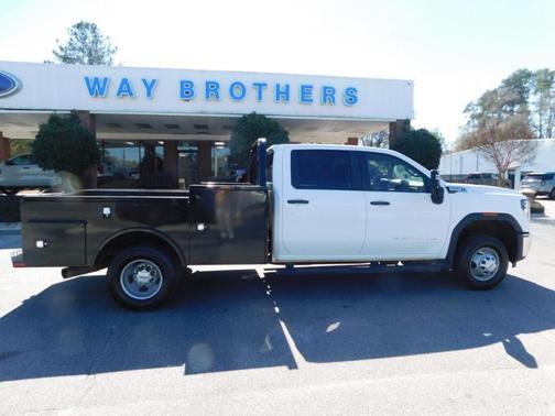 2024 GMC Sierra 3500 Pro